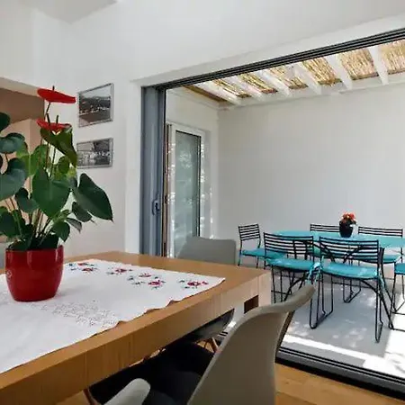 Nugal Apartment *